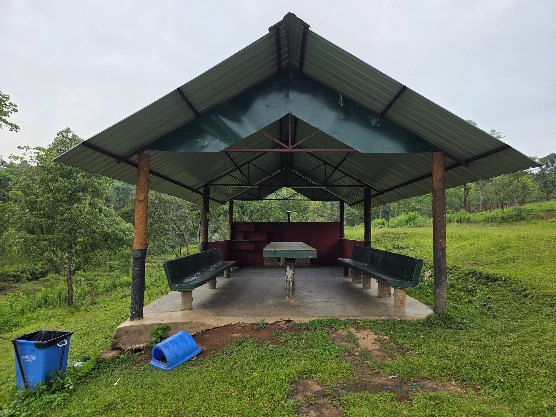 Picnic area at Da-Wan-Ki