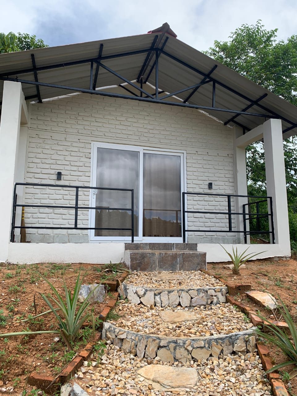 Cabin front view at Da-Wan-Ki